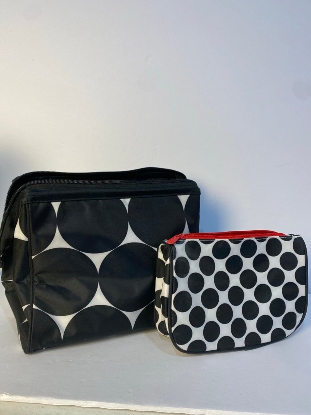 Thirty One “Big Dot” Flat Bottom Cosmetic Bag & Matching Sm Cosmetic Makeup Bag